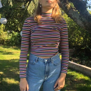  - långärmad halvpolo i bra skick du står för frakten! 🥰