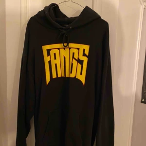  - Svart hoodie från Carlings egna märke tror jag! Storlek L! Använt väldigt lite. 