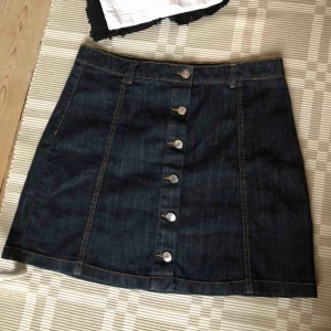  - Snygg jeanskjol från Gina! 