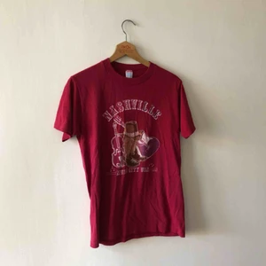  - Vintage T-shirt sannolikt från 90-93. Mjuk och skönt urtvättad 