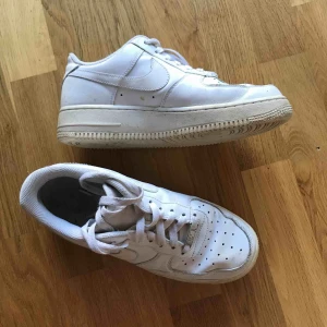  - Nike air Force one i storlek 40. Knappt använda! 