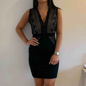 Dennismaglic klänning - Köpt från DennisMaglic, endast använd en gång, i stort sett som ny.