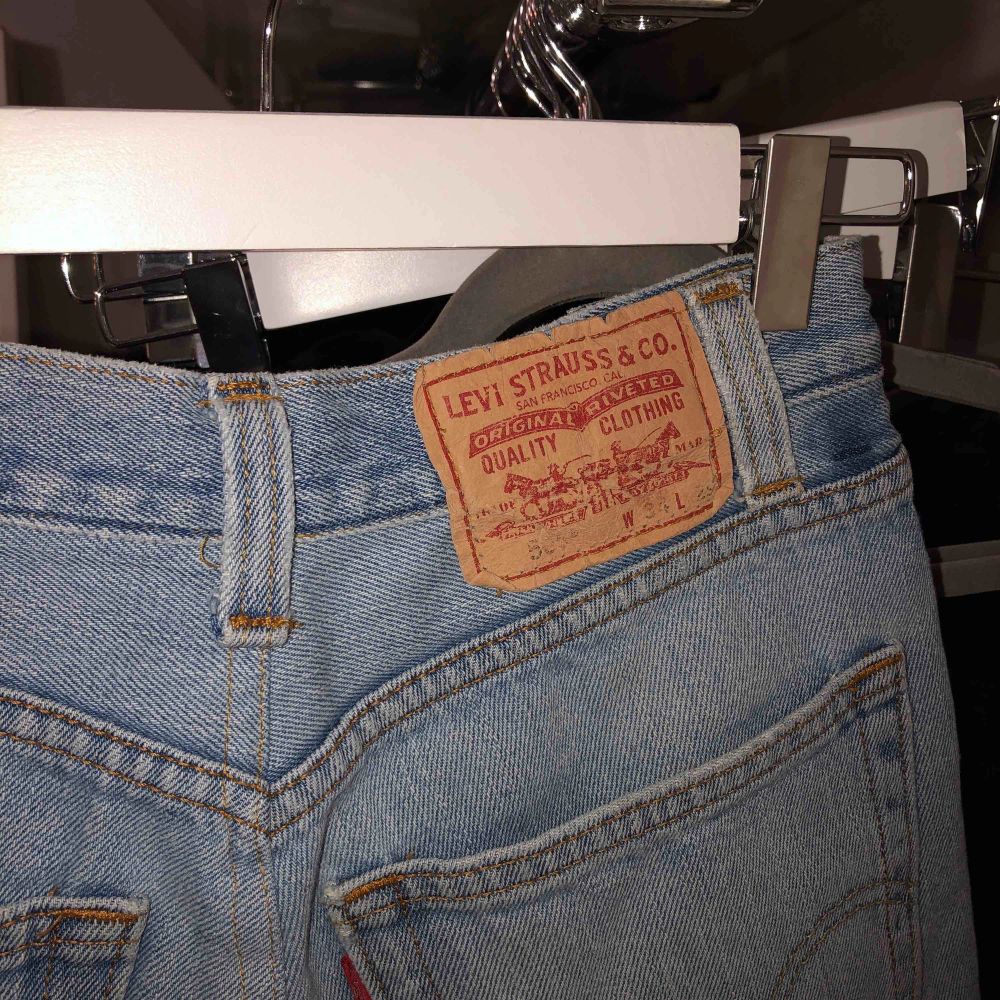 Vintage Levis Shorts i storlek S. Aldrig använda, säljes pga fel storlek. Normal i storlek.. Shorts.