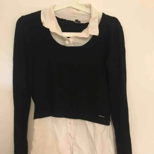  - Skjorta från Guess 