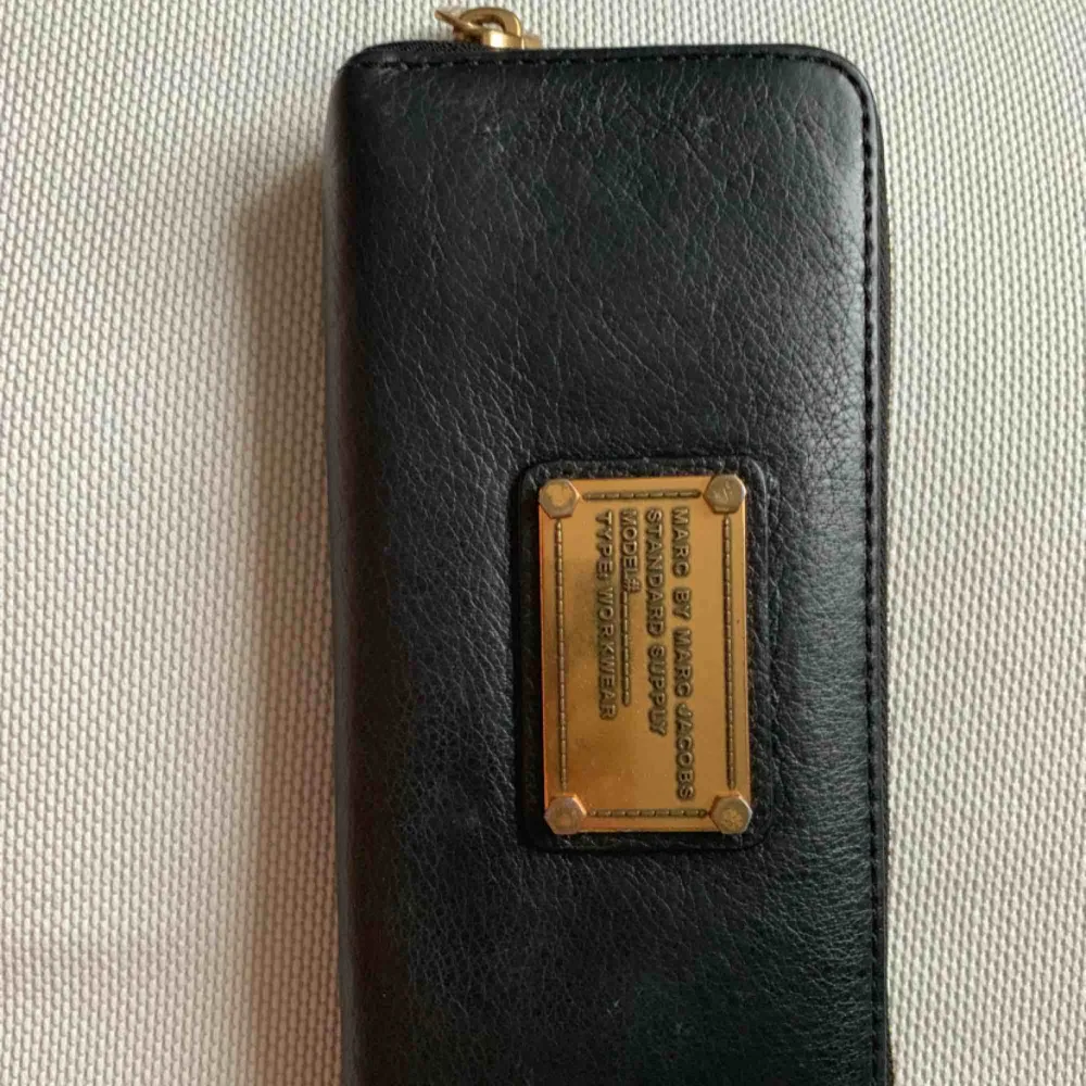 Ganska ny Marc Jacobs plånbok. Väldigt fin & fräsch. . Accessoarer.