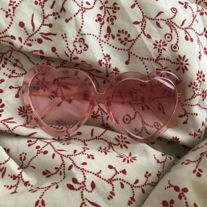  - Rosa partyglajjor! Möts upp i Norrköping eller postar till dig, vilket du betalar för:P