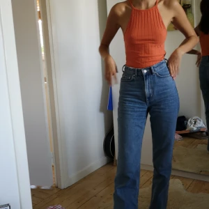  - Orange fin cropped top ✨⭐