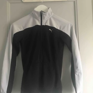  - Kätte snygg puma träningströja, säljs pga för liten