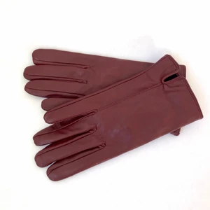 Läderhandskar - Helt nya! Mörkt röda handskar i läder, storlek L, jag kan skicka mått om du inte vet din storlek :)