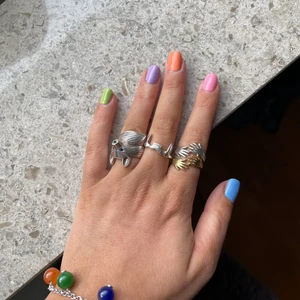 Maria Nilsdotter jaw upper ring - Säljer nu denna super coola ring från Maria Nilsdotter. Den är i som ny i skicket. Skriv för fler egna bilder. Kan både mötas och frakta. Äkta silver. Nypris är 1400kr❤️