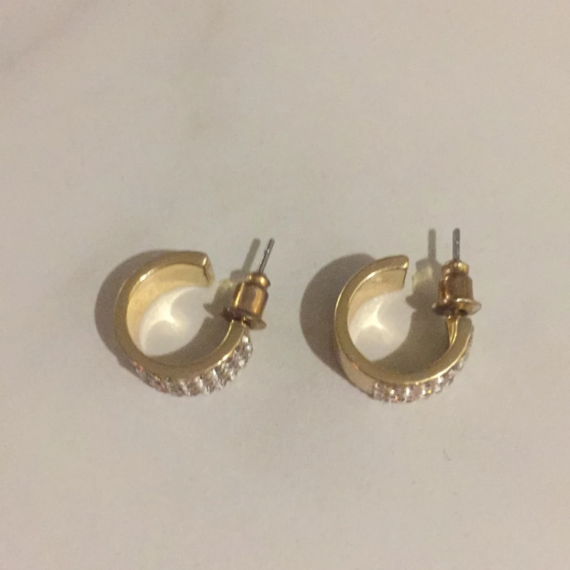 Örhängen med guld/stenar - 90