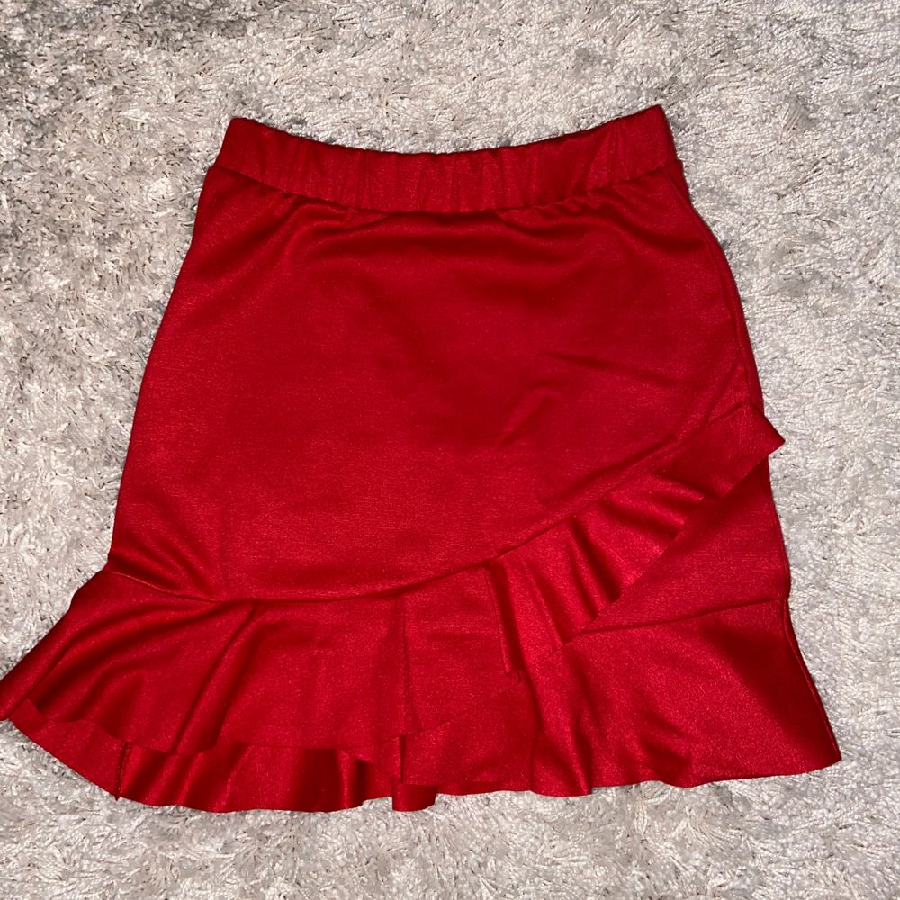 Röd kjol - Lindex | Plick Second Hand