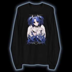 res! rare vintage early 2000s anime print sweatshirt i perfekt skick storlek M (unisex) köpt för runt 600kr standard frakt kostar 45kr, spårbar frakt kostar 66kr. buda gärna ♡ 