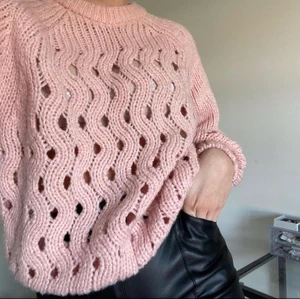 Otherstories tröja - Tröja från & other stories storlek M, 50% ull och 21% mohair därav super bra kvalite! 160kr💖