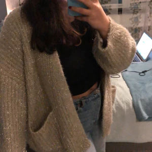 Jättefin kofta  - Jättemysig kofta som blir perfekt nu på vintern. 