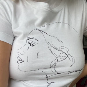 T-SHIRT  - Tshirt från cubus i storlek xs, passar även s. Aldrig använd, 70 kr + frakt 🚚 