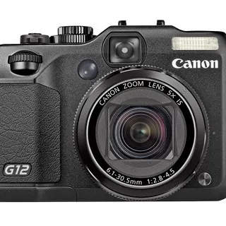 Säljer min Canon G12, inköpt för 2 år sedan har knappt använt den, säljer för 2500:-  egenskaper:  HS-system 10 MP CCD med hög känslighet 28 mm vidvinkel, 5x zoomobjektiv, hybrid-IS 7,0 cm (2,8