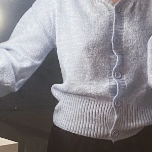 Stickad kofta - Från NAKD!⭐️Köptes för ca 400kr. Använd 1-2 gånger. Mycket bra skick. 