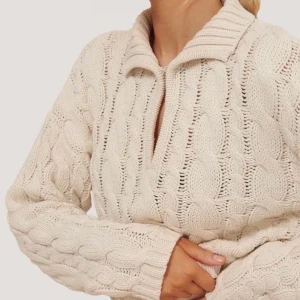 Stickad tröja från nakd - Helt oanvänd så i helt nytt skick🥰