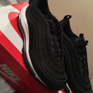 nike air max 97 - bra skick, nypris 1600kr. 