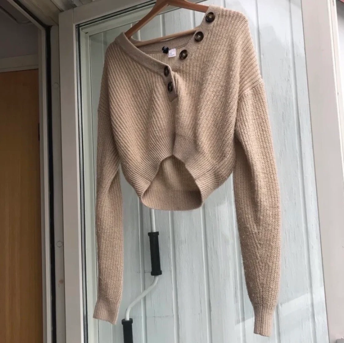 Stickad tröja med knappar!  - 90