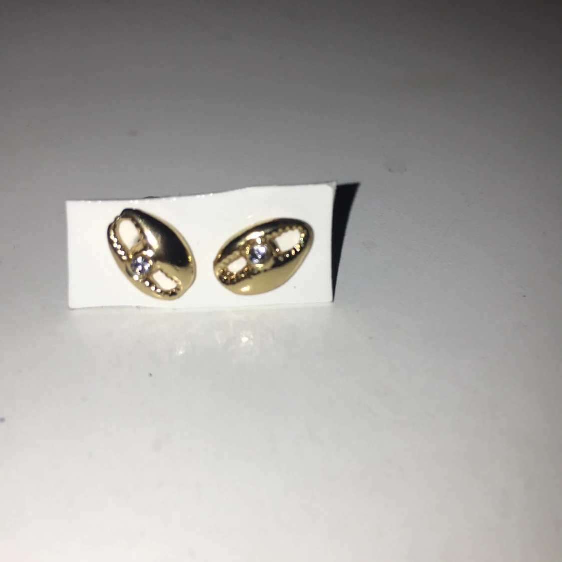 Snäck örhänge med diamant - 90