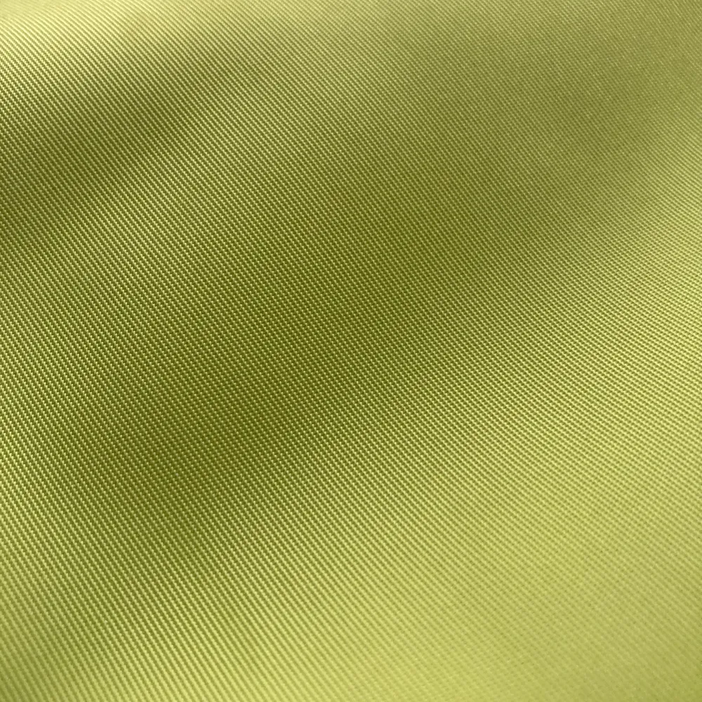 Grön liten shoulder bag i nylon, från Korea 💚. Accessoarer.