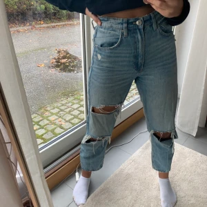 Zara jeans - Säljer dessa as balla jeans ifrån Zara!! Tyvärr har de blivit för små för mig😕