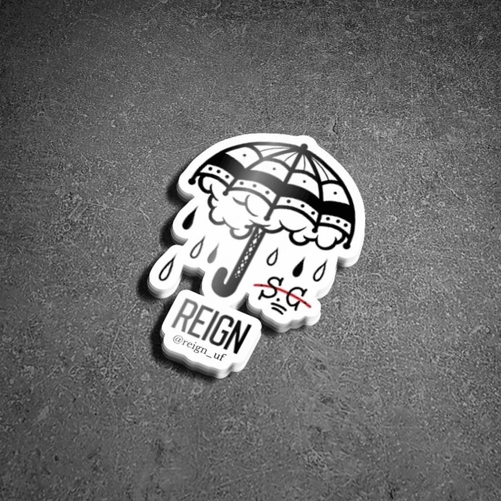 Nu släpper vi äntligen våra första produkter!! En av dessa kommer vara supercoola stickers med våra motiv. De kommer att säljas för 20kr styck och vi hoppas att ni gillar dem lika mycket som vi. Är du sugen på en sticker så kontaktar du oss! Det finns tre olika motiv att välja på. 1. Det svarta som är vår logga. 2.Fjärilen med budskapet att en nattfjäril alltid hittar ljuset i mörkret. Det vill vi ska vara en inspiration till att aldrig sluta kämpa. En dag kommer allting att bli bra. Fjärilen står även för personlig utveckling som kan kopplas till att vi alltid växer i oss själva och ur det jobbiga kan vi även växa. För oss är också fjärilen mycket vacker och unik, det är du med. Och du är bra som du är! 3. Paraplyet. Tanken bakom motivet är att paraplyet skyddar mot regnet, som är det jobbiga och tuffa här i livet. Paraplyet är din kämparglöd att aldrig ge upp och att det jobbiga inte ska vinna. En tolkning är även att paraplyet är Reign UF som kan hjälpa er i kampen att bryta tabun av psykisk ohälsa och höra er alla. Frakten ligger på 15kr. Tack för att ni är med och stöttar oss i kampen om att krossa tabun kring psykisk ohälsa. Du kan göra skillnad🖤 Hitta mer info om vad företaget står för på vår instagram sida: Reign_uf 🖤. Övrigt.