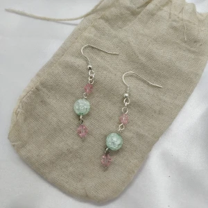 Handgjorda örhängen 💞 - Handgjorda örhängen 💞🌿