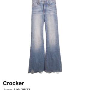 Crocker jeans som tyvärr är för små för mig. Strl 24 men passar nog 23/24. 
