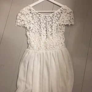  - Studentklänning från DM retro, använd endast en gång! Storlek 34, ordinariepris 599kr 