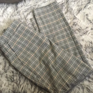  - Kostymbyxor från hm. Sitter superbra, säljes pga att jag inte använder dom.