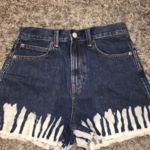  - Supersnygga oanvända shorts från GAP, köpte i NYC, säljer pga fel storlek.