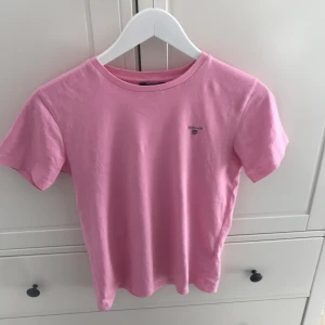  - Jätte fin gant t-shirt som jag aldrig använt.köparen står för frakten.