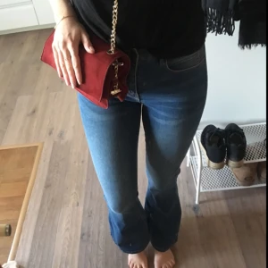  - Oanvända jeans. Bootcut modell OTROLIGT bekväma stretch jeans. Som nya!
