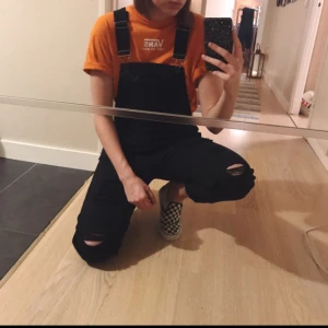  - Köpte dessa snygga hängslebyxor i Paris för ett par år sen o är knappt använda! 