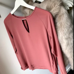  - Blus från Only + 20kr frakt