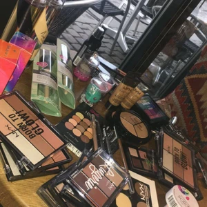  - Massa smink  Jätte billigt och bra allt e original  Skriv vad nu söker  Och för mer om priser och annat skriv till mig bara  Inget ATG skämmas för😇😇