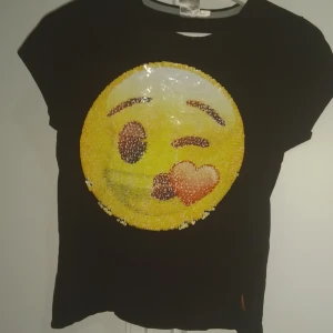  - Tröja som byter ansikte ! :) XS    