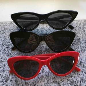 3 trendiga solglasögon som jag inte använder längre! 20kr st eller alla för 50kr🎉 köparen står för frakt!😄