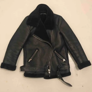  - Jacka från Zara. Bra skick⭐️