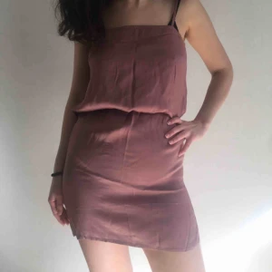  - nakd klänning skitsnygg men för liten för mig. Typ aldrig använd