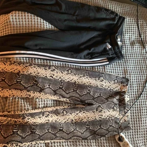  - Adidas för 60kr och orm byxorna för 30kr, knappt använda  Adidas är strl xs men passar S, samma me de andra 