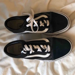 VANS - VANS PLATFORM storlek 38 använda 2 gånger ! 