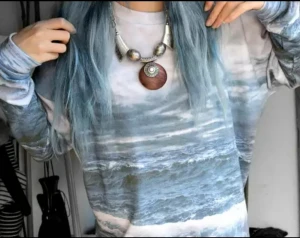 Tröja S - Tröja i storlek S från Monki. Utmärkt skick, behöver strykas bara.