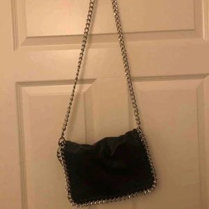  - Väska från tiamo, scorette