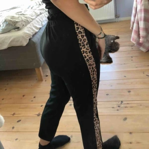  - Ett par super snygga kostymbyxor som kan stylea upp vilken outfit som helst! Har glömts bort så dags att sälja! Köpare står för frakt!😁