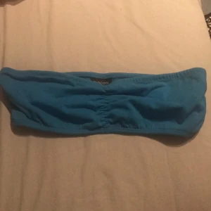  - Köpt på pieces, användes  ett fåtal gånger, i str M Köparen står för eventuell frakt