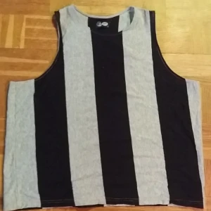  - Linne från Cheap Monday. Frakt: 36kr.